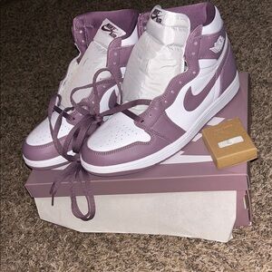 Nike Men’s Air Jordan 1 Retro Mauve & White